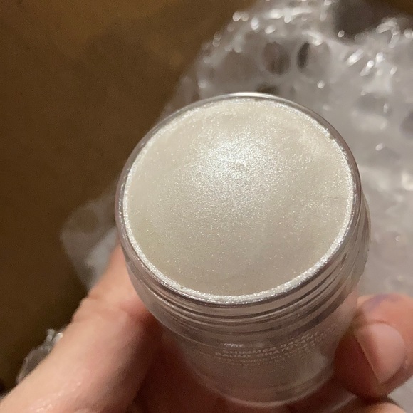 Victoria Secret shimmer balm! - Picture 4 of 4